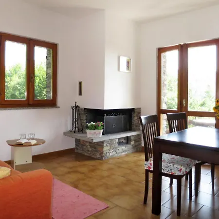 Fiorella - Lui600 By Interhome